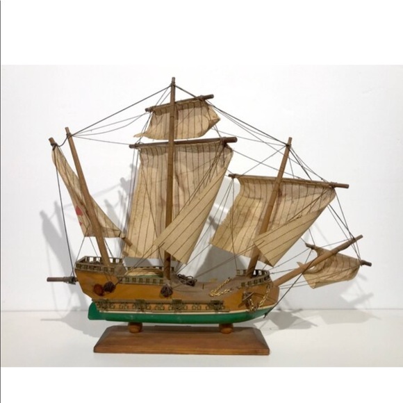 Vintage Christopher Columbus Santa Maria 1492 Scaled Model Ship - Picture 5 of 9